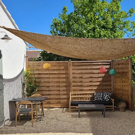 Avec Patio Et Jacuzzi Privatifs