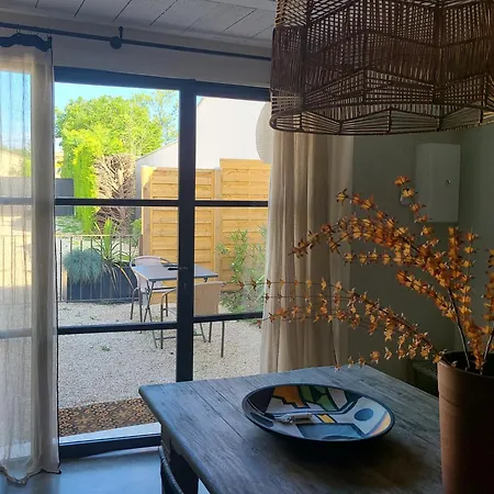 Avec Patio Et Jacuzzi Privatifs *
